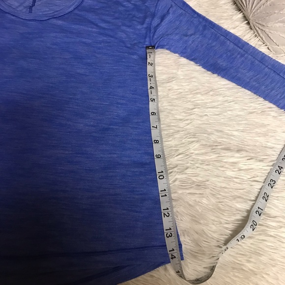 Lululemon 5 Mile Long Sleeve - blue- Size None - measurements In the Photos - Picture 10 of 14